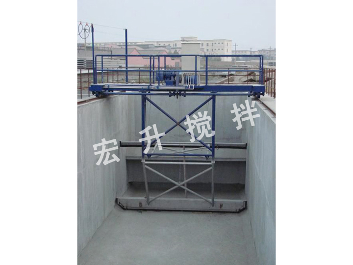 行車式刮泥機