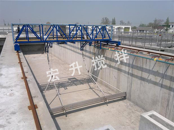 行車泵吸式刮泥機